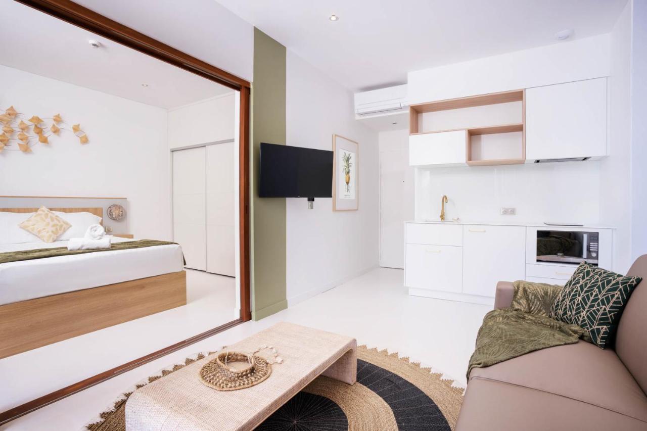 Cook'S Bay Hotel & Suites Paopao المظهر الخارجي الصورة