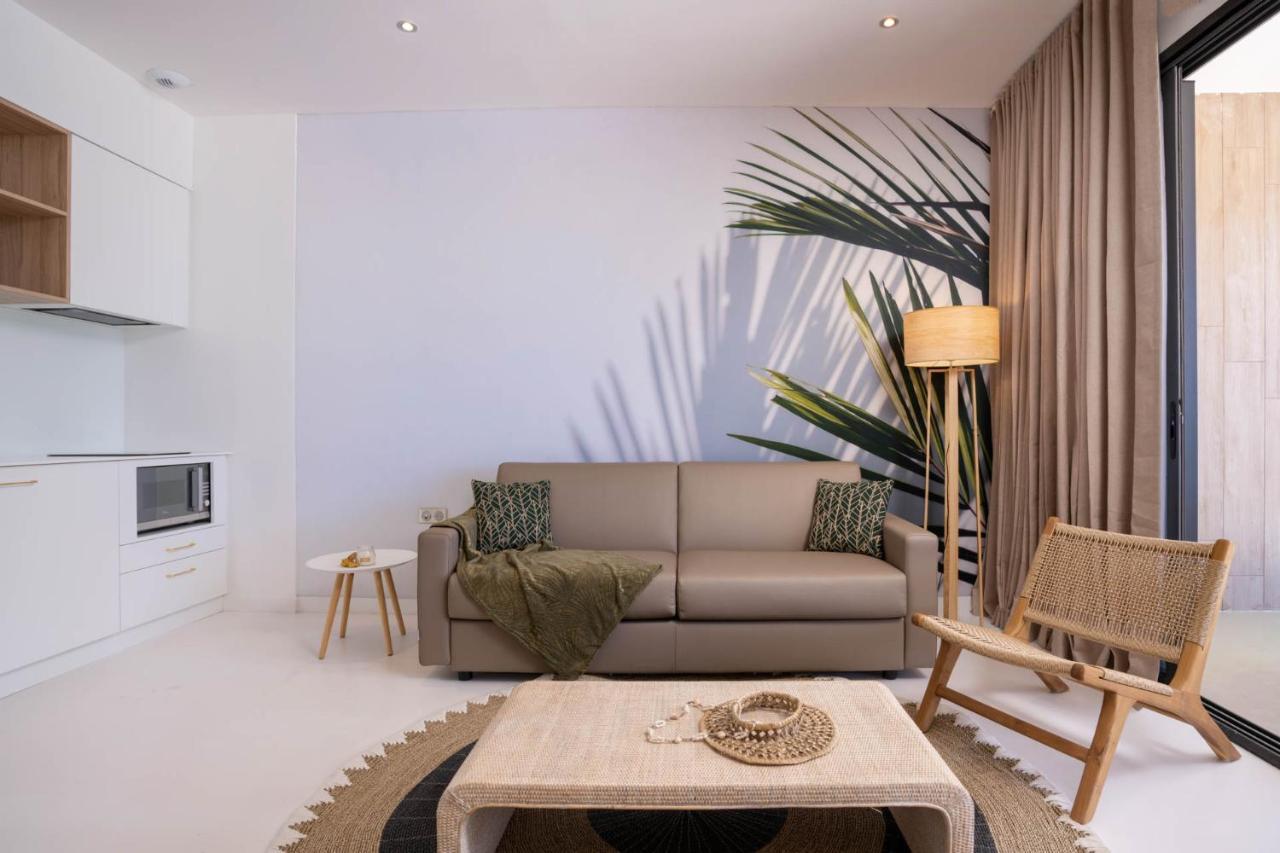 Cook'S Bay Hotel & Suites Paopao المظهر الخارجي الصورة
