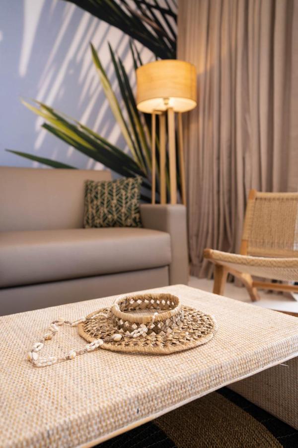 Cook'S Bay Hotel & Suites Paopao المظهر الخارجي الصورة