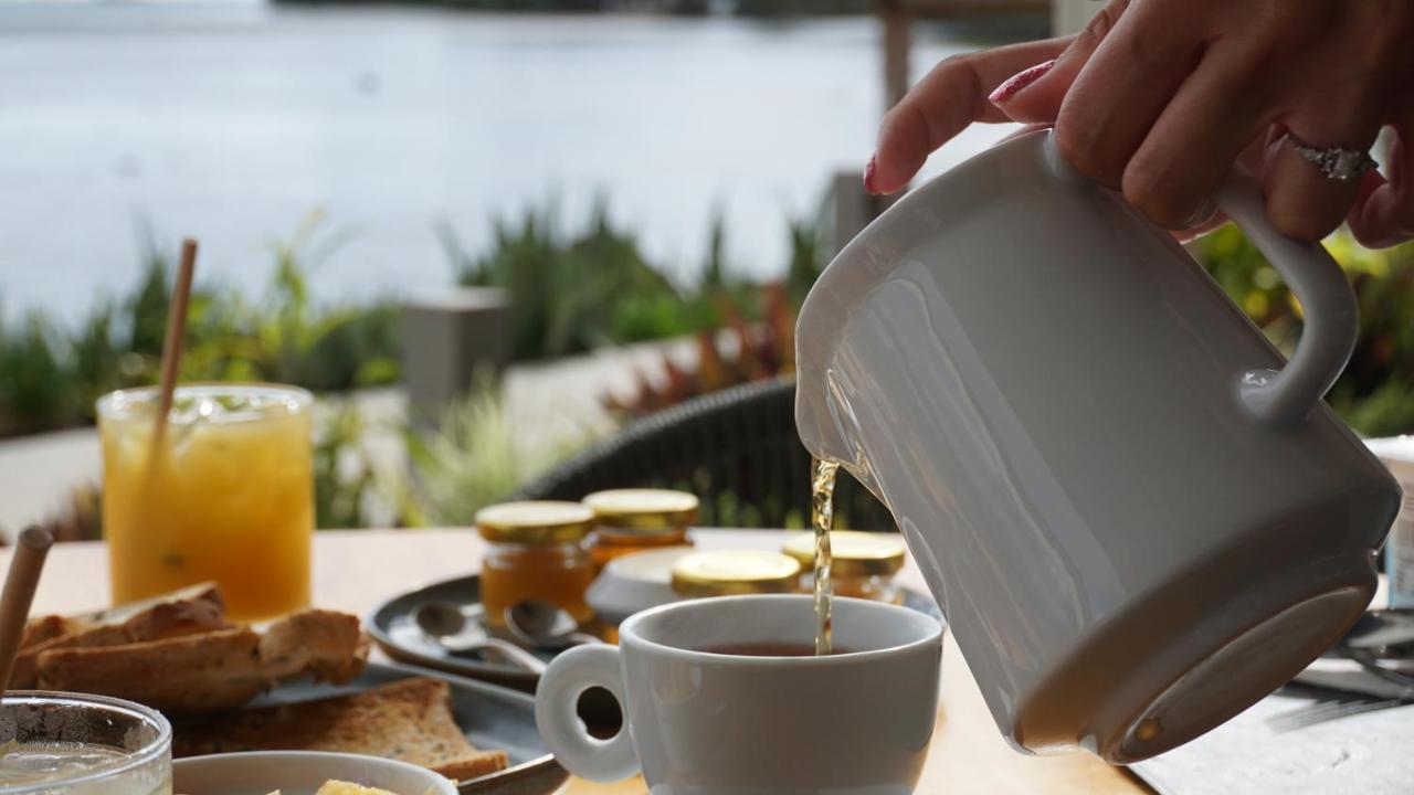 Cook'S Bay Hotel & Suites Paopao المظهر الخارجي الصورة