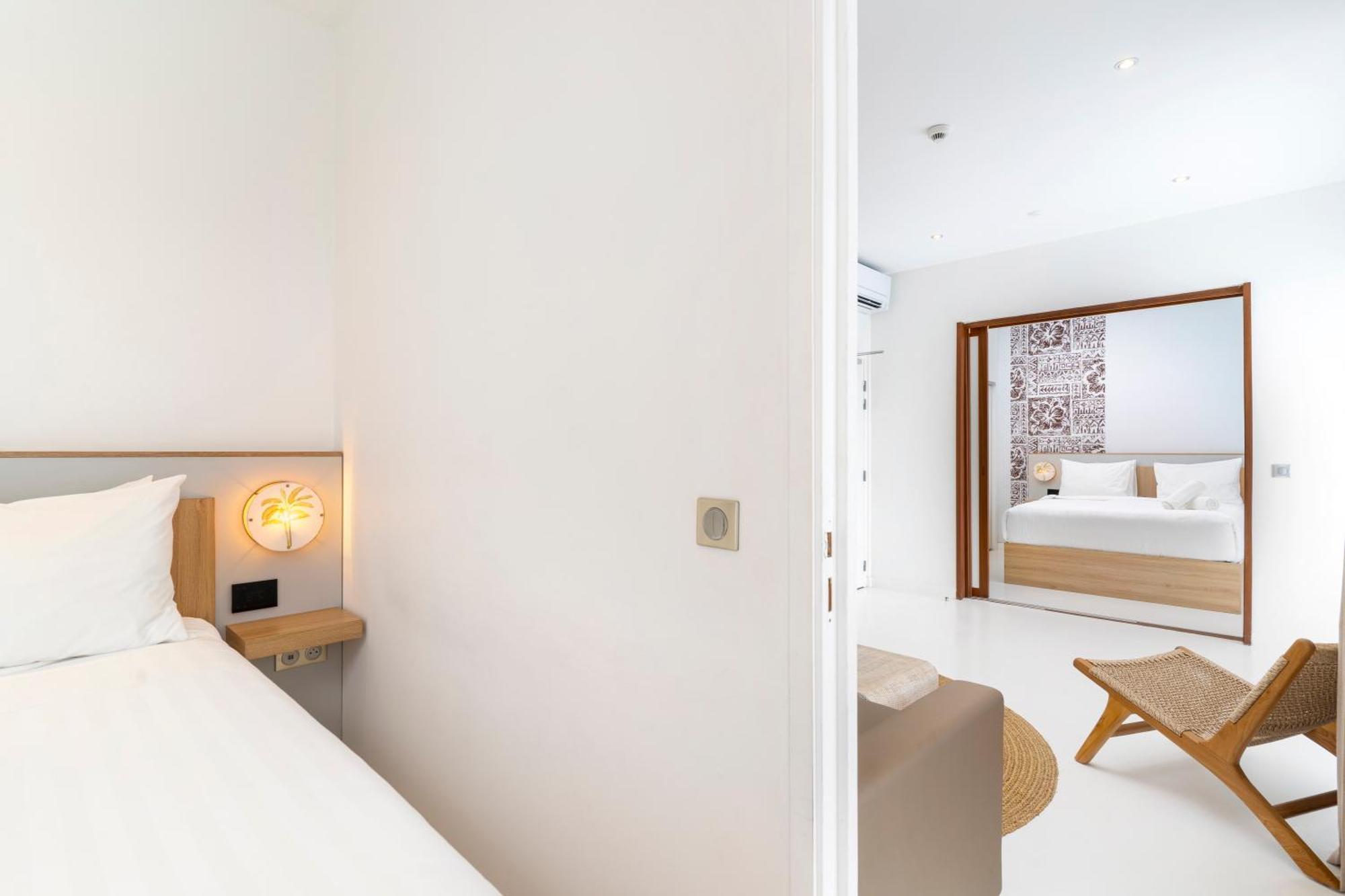 Cook'S Bay Hotel & Suites Paopao المظهر الخارجي الصورة