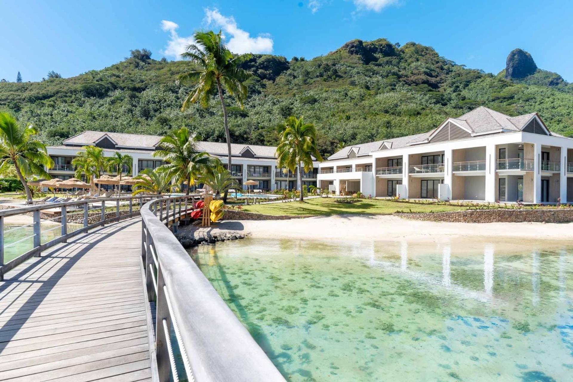 Cook'S Bay Hotel & Suites Paopao المظهر الخارجي الصورة
