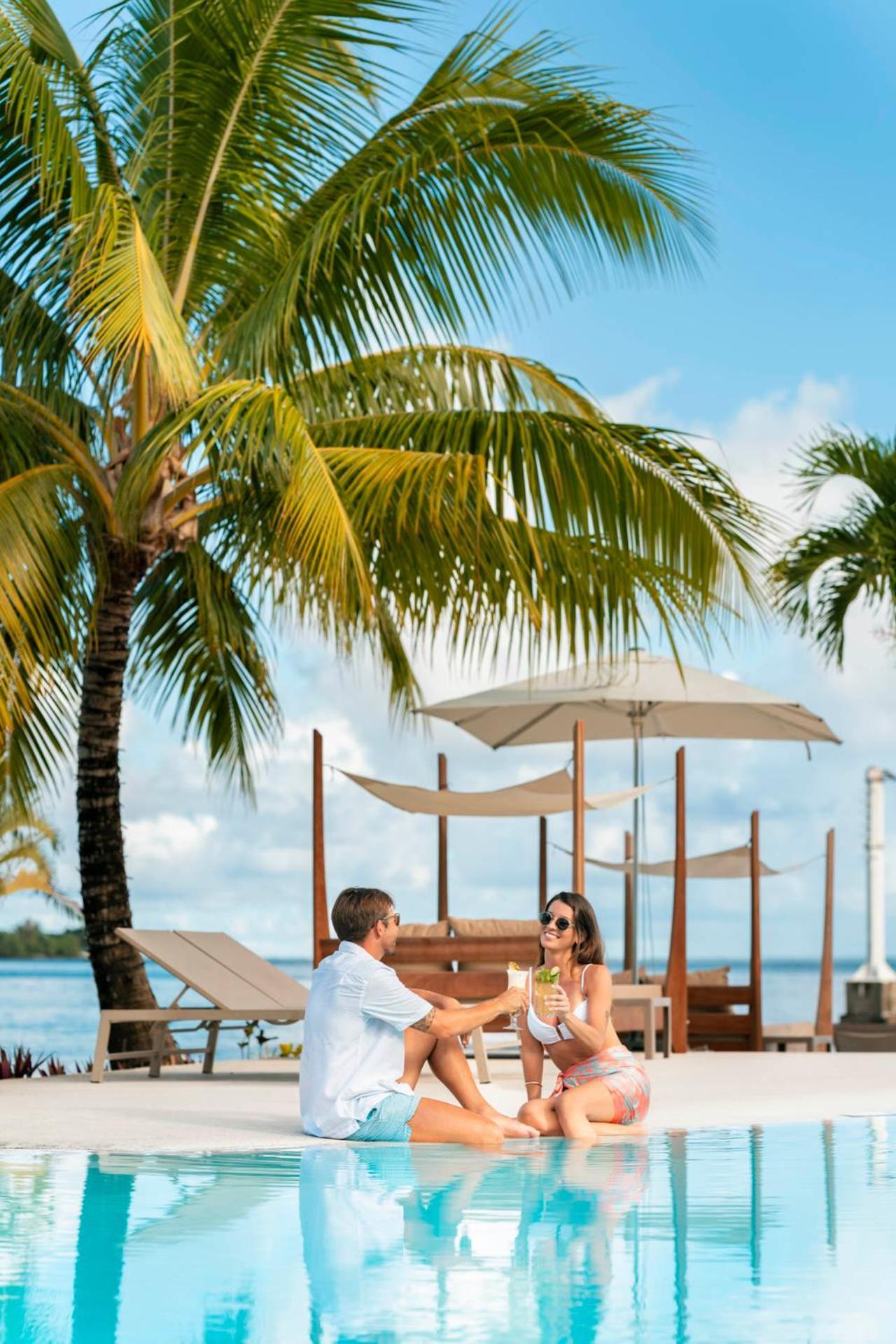 Cook'S Bay Hotel & Suites Paopao المظهر الخارجي الصورة