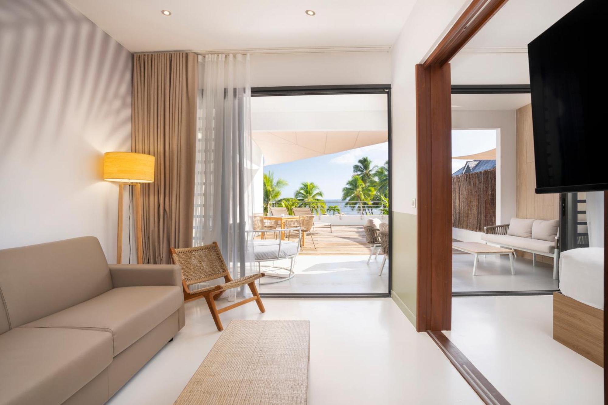 Cook'S Bay Hotel & Suites Paopao المظهر الخارجي الصورة